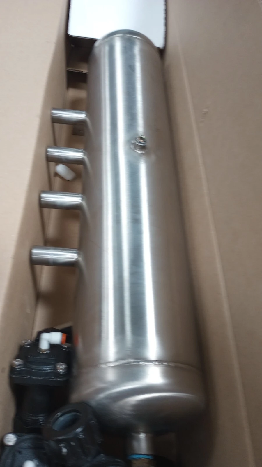 32" x 8" MANIFOLD- 4 PORTS - END OUTLETS WIHT 4 MECAIR ME 814 NPT STAINLESS STEE