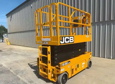 USED 2023 JCB S3246E