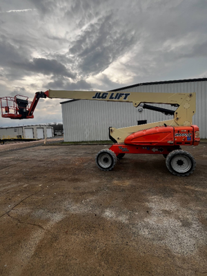 USED 2013 JLG M600JP