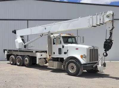 Peterbilt 365 Truck with Altec AC38-127S Crane