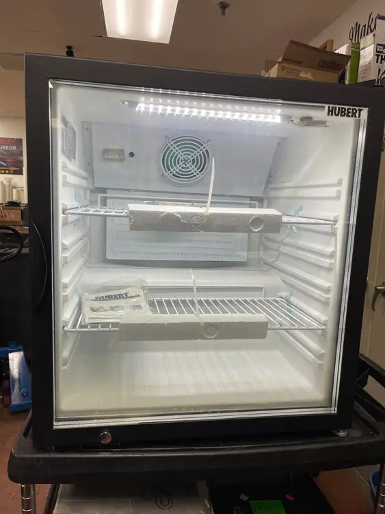 New | in-Stock Hubert New Hubert HUBM-3.5RBA 4.1 cu ft Refrigerated Lighted Merchandiser 120V Display Refrigerators Illinois US | Falcon Restaurant Supply #1375845