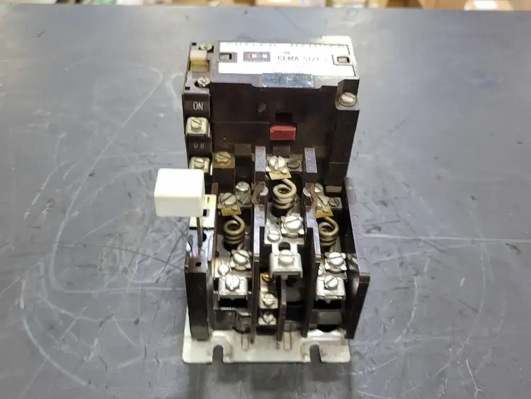 Used CUTLER-HAMMER A50CNV0 Switchgears British Columbia CA | Lenmark #242128