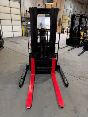 Used 2016 Raymond RSS40 Stackers New York US | United Lift #1445342