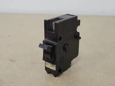 30 Amp, 1 Pole, 120/240 volts Circuit Breaker