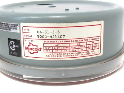 NEW DWYER DA-31-3-5 PRESSURE SWITCH DA3135