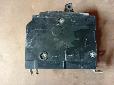 Used SQUARE D QO215 Switchgears British Columbia CA | Lenmark #1438677