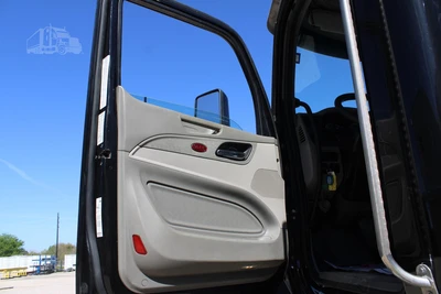 Used 2019 PETERBILT 567 Tractors & Trailers Texas US | Roll Off Truck World #1486370