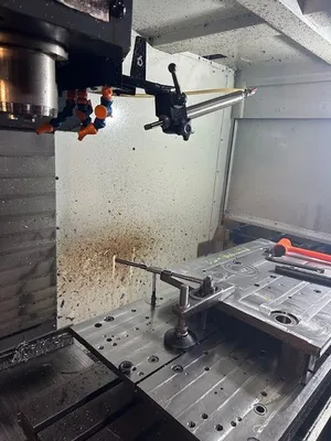 2012 HAAS VF-4 Vertical Machining Centers | Machinery Network (4)