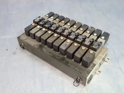 10 Station Manifold With Nvfs2300 Pnuematic Solenoid Valves