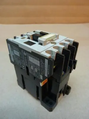 USED ALLEN BRADLEY 100-A12ND3 SER B
