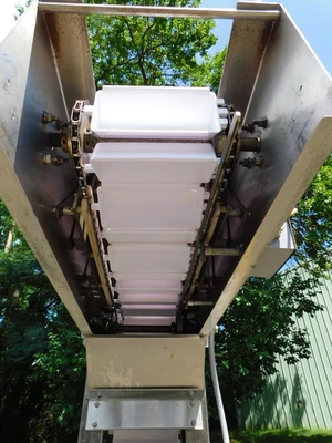 Used FRAZIER BUCKET LIFT 4 X 8 Conveyors New Jersey US | Champion Trading Corporation #1338171