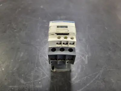 USED TELEMECANIQUE LC1D25F7