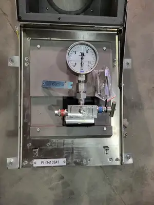 0-15 kPa Pressure Gauge 837-3 Assembly w/ Enclosure Valve And Insulation