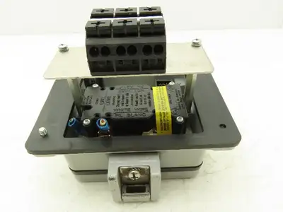 Mencom DP-2RJ45-R-P32 PLC Panel Interface Connector 120V Outlets RJ45 Ethernet