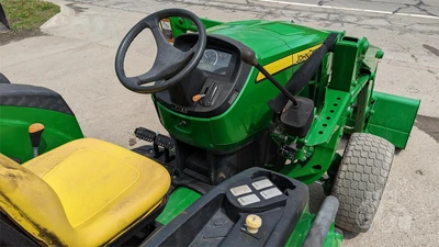 USED JOHN DEERE 4044M