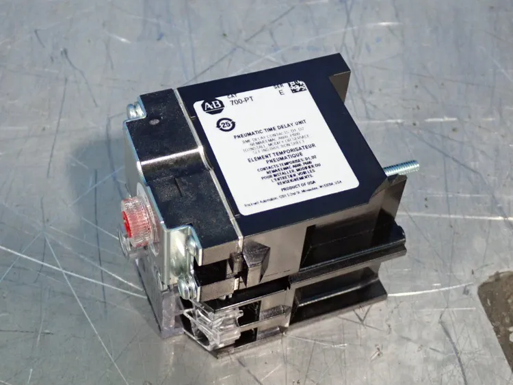Used ALLEN BRADLEY 700PT Timers Ohio US | HGR 24 #1070181