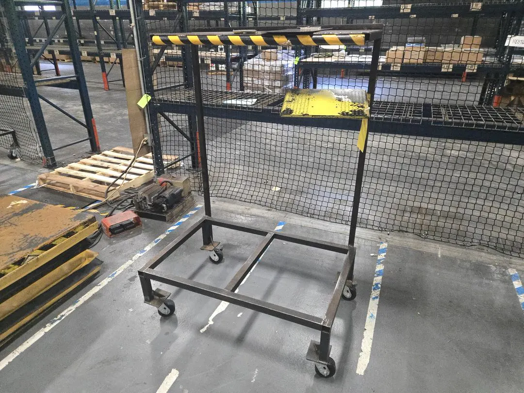 (1)Rolling Pallet Stand