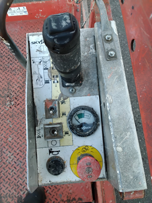 USED 2014 Skyjack SJ4632