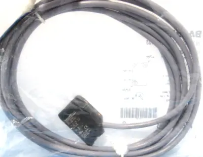 NEW BALLUFF BES R05KB-PSC40B-EV03 SENSOR BESR05KBPSC40BEV03