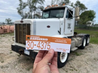 USED 1993 PETERBILT 357 6X4 TRACTOR