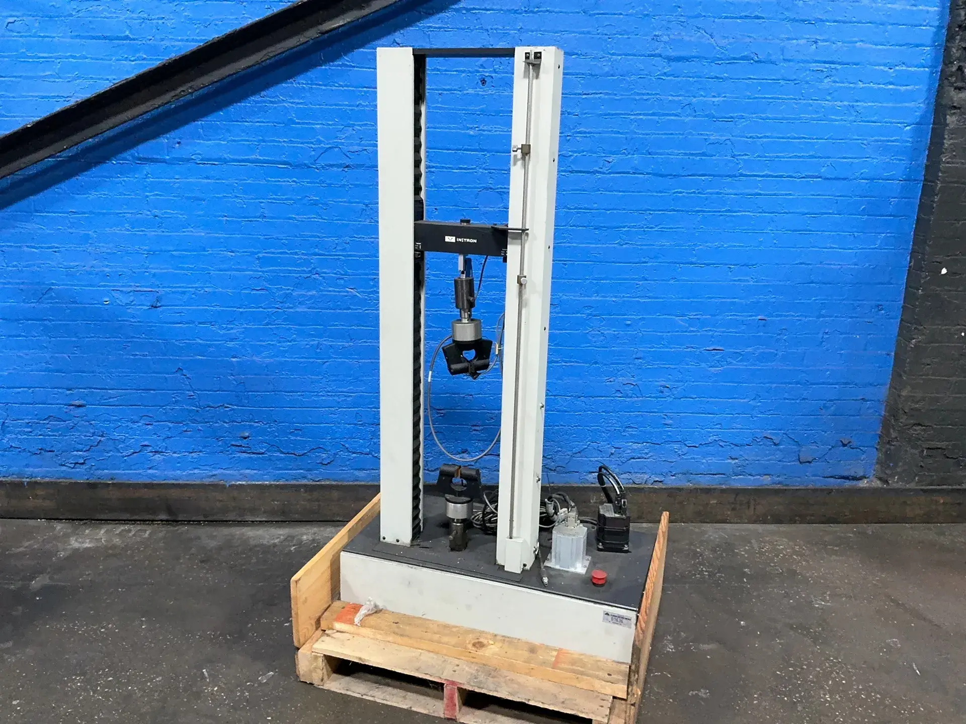 Used INSTRON 1011 Tensile & Compression Testers Ohio US | HGR 24 #1354195