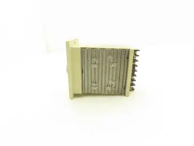 Oriental Motor Co. FE100S AC Motor Drive 240V 3PH 1A In 0-200V 0-80Hz 0.2kVA Out