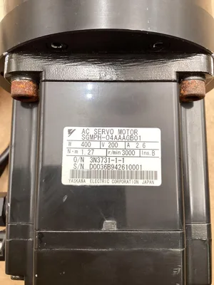 Yaskawa AC Servo Motor SGMPH-04AAAGB01; 400W 200V 2.6A