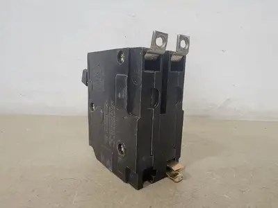 USED SQUARE D QOB220