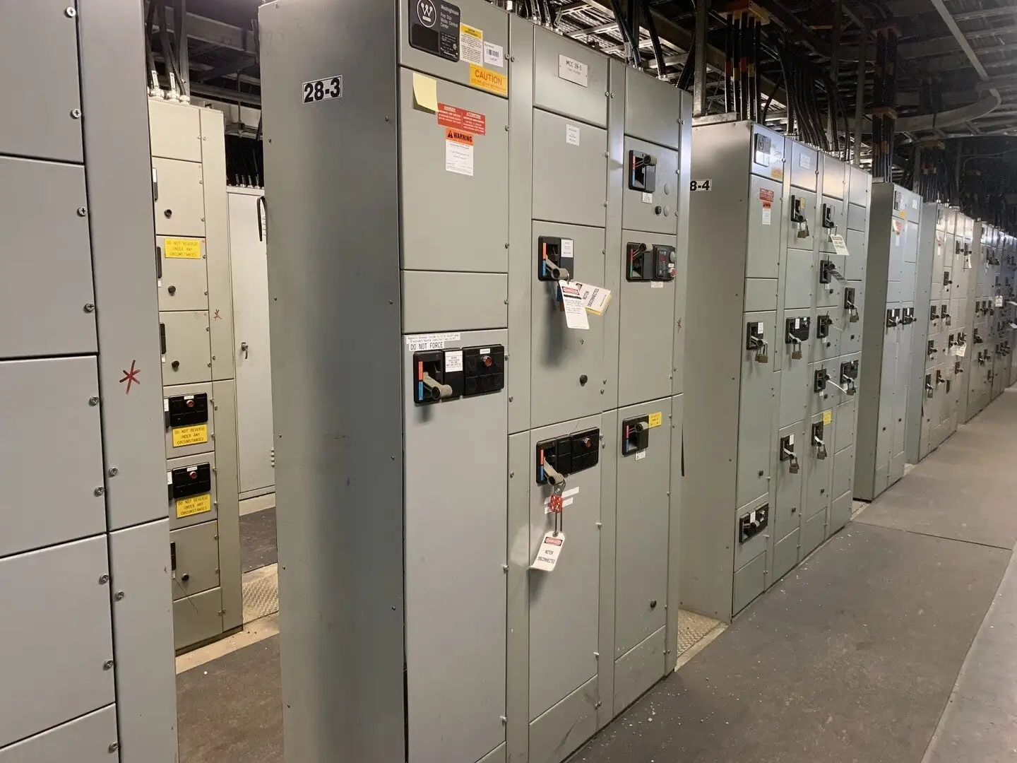 Five Star Double-Sided Motor Control Center (MCC), 600V Max., 1000A, 13 Buckets
