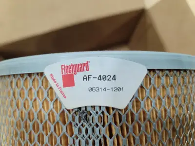 NEW FLEETGUARD AF-4024