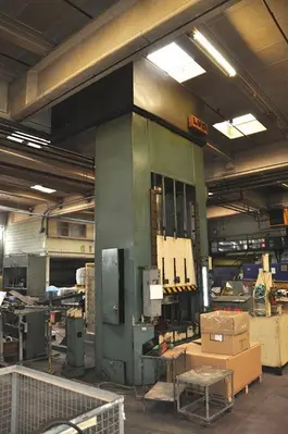 USED LVD - EMF 250 TON + 100 TON