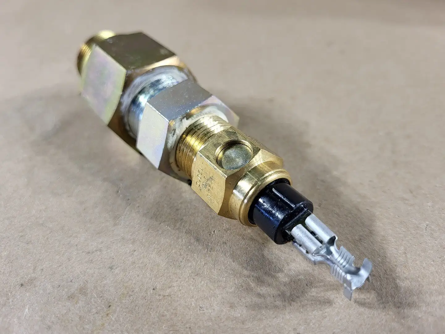 NEW VDO 323-803-001-032D