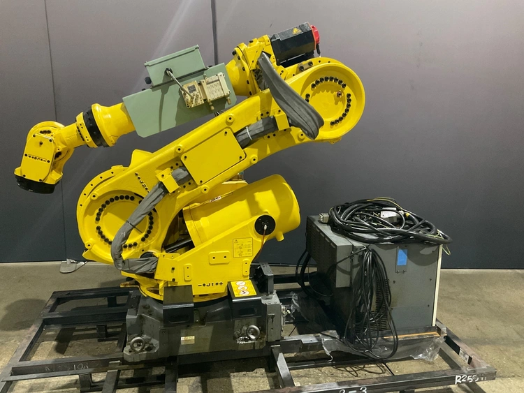 Used 2013 FANUC R2000IB/165F + R-30IB Robots Michigan US | iGAM Industrial Marketplace #1498678