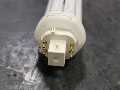 NEW PHILIPS PL-T 18W/835/A/4P