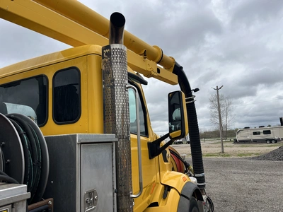 USED 2017 PETERBILT 567 6X4