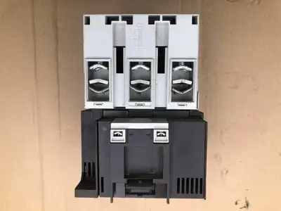 SIEMENS SIRIUS 3RT1056-6AF36 3 Pole Power Contactor AC-3 185 A, 90 kW / 400 V AC