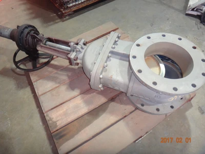 Powell 14", Class 150, CF8M, Gate Valve