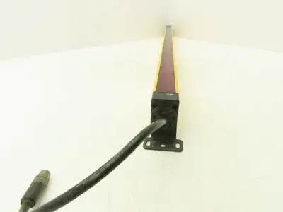 STI 70157-1017 STI MS46-30-870-Q1-X Light Curtain Transmitter 24VDC Input