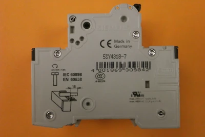 NEW Siemens 5SY4318-7