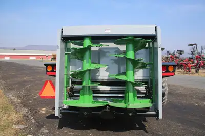 New | in-Stock 2026 TUBELINE NITRO 440LS Manure Spreaders Pennsylvania US | Zimmerman Farm Service #1410425