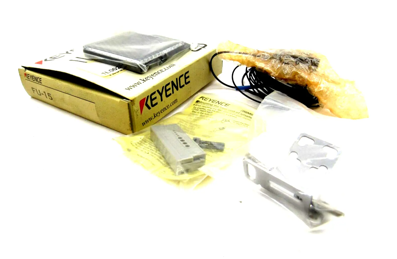NEW KEYENCE FU-15 SENSOR FU15