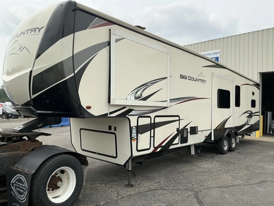 Used 2019 HEARTLAND BIG COUNTRY 3806RKD Campers, Caravans, Motorhomes Michigan US | Miedema Asset Management Group #1334395