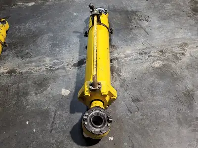 USED KOMATSU EH5933