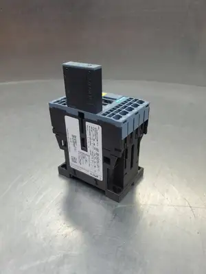Siemens 3RT20152BB41 SIRIUS Contactor w/3RT29161JK00 Module. 4E48