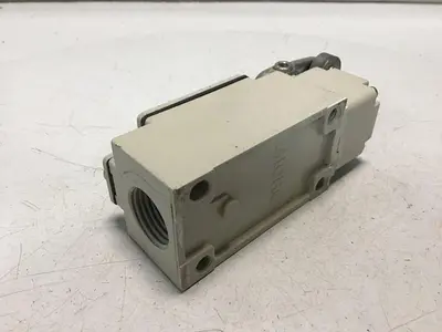 USED YAMATAKE LJA10-11A21N-003