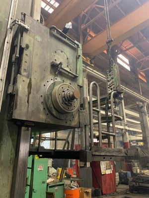 8" GIDDINGS & LEWIS Floor Type HBM