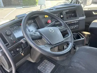 Used 2022 VOLVO VNR64T300 Conventional trucks California US | Ben Kaplan Equipment #1284794