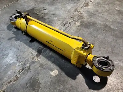 USED KOMATSU EH5933