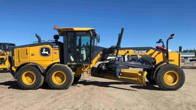 USED 2023 Deere 772GP