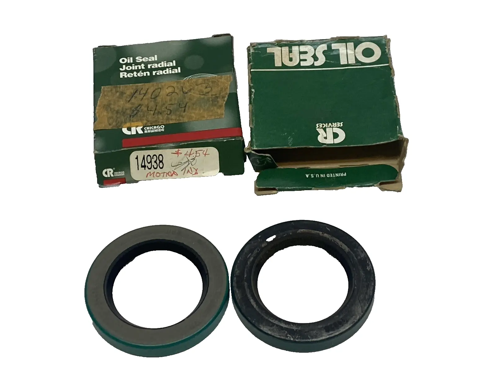 USED CHICAGO RAWHIDE OIL SEAL 1-1/2" SHAFT 2-1/4" BORE 0.313" NITRILE CRW1 LOT OF 2